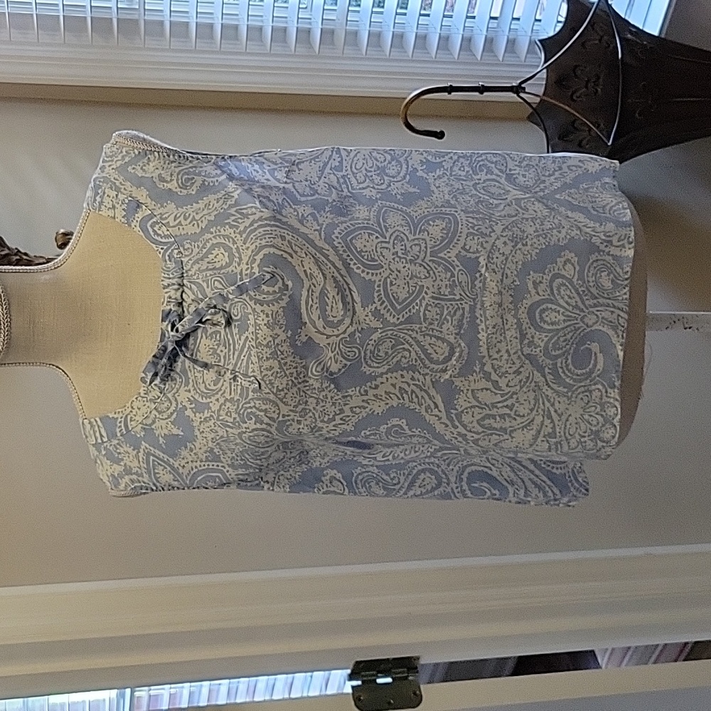 Talbots Petites light blue white paisley sleeveless top round neck w/tie MP EUC